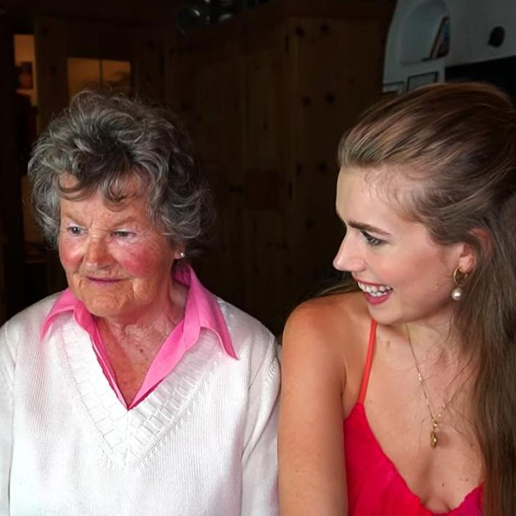 Stella, Annas Oma und Anna schauen "Too Hot To Handle"
