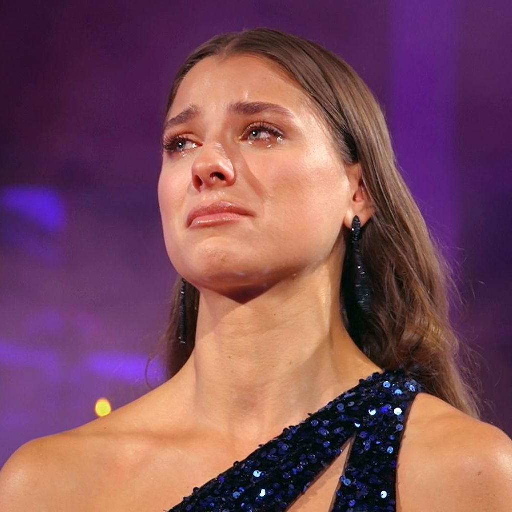 Stella Stegmann weint bei "Die Bachelorette"
