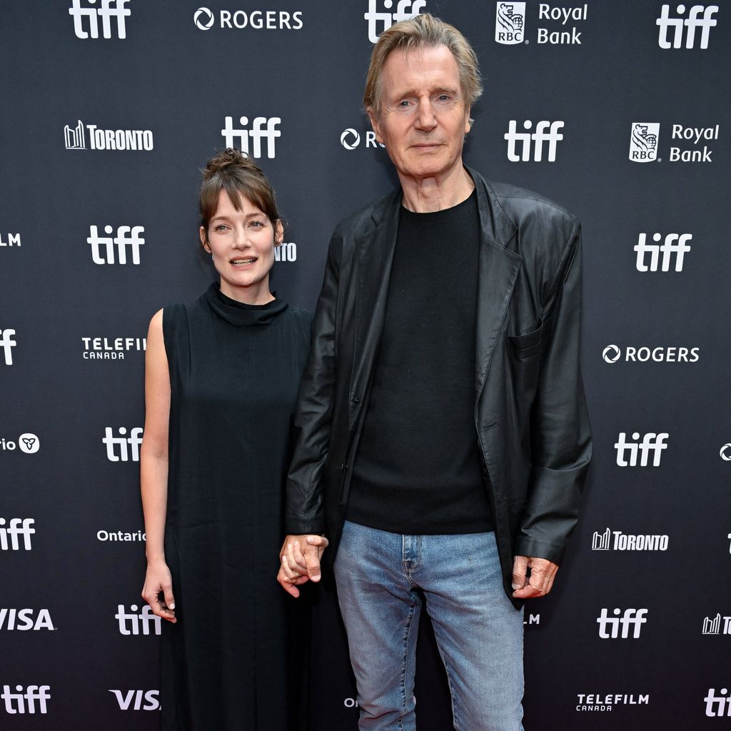 Stella Stocker und Liam Neeson beim Screening von "Evil Genius" vor dem TIFF in Toronto am 12. September 2026