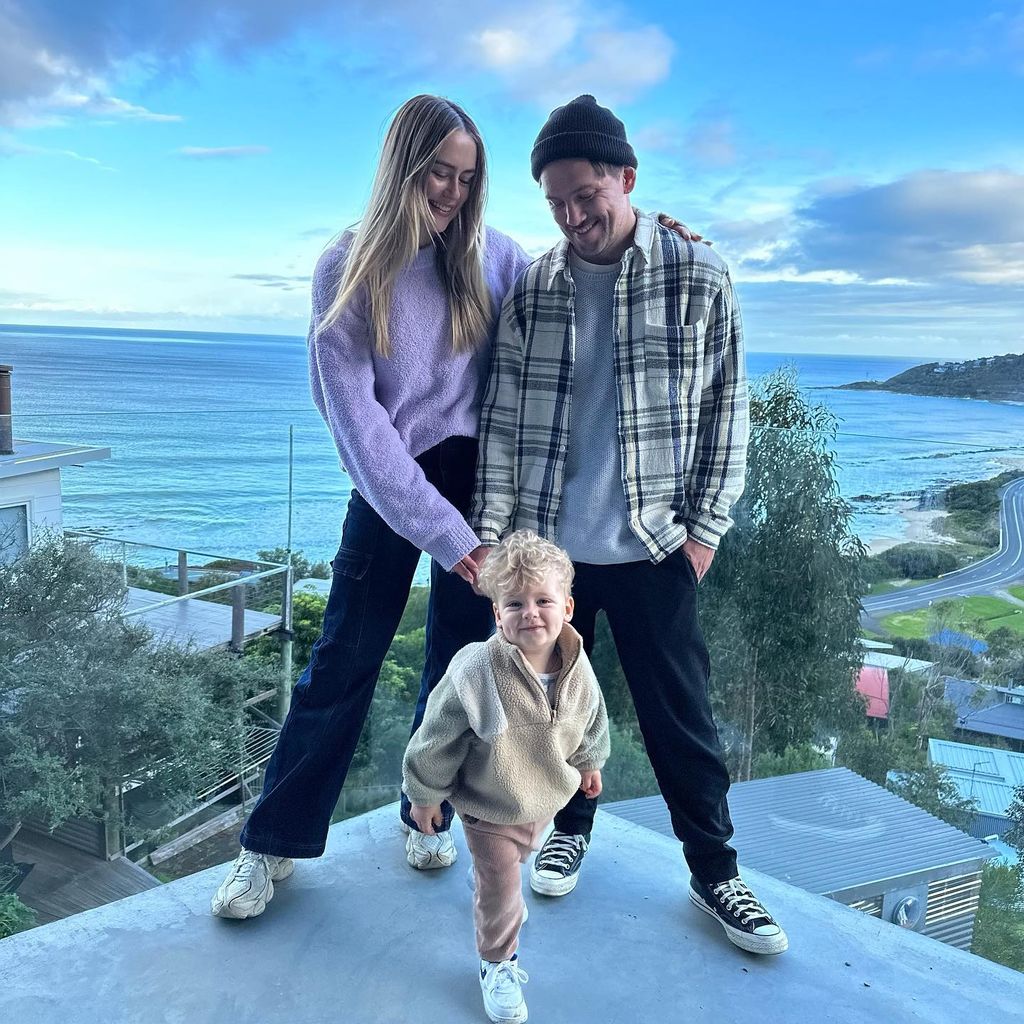 Steph Claire Smith und Josh Miller mit ihrem Sohn Harvey