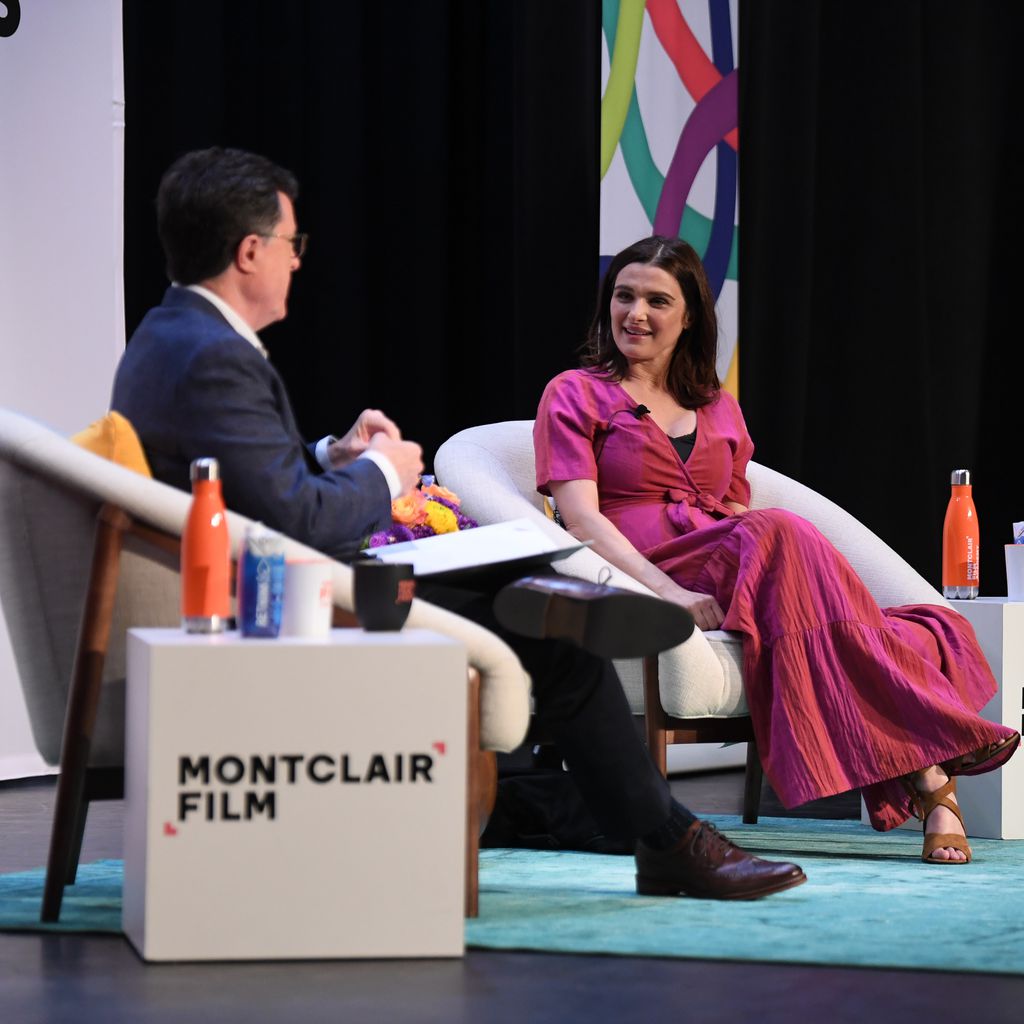 Stephen Colbert und Rachel Weisz