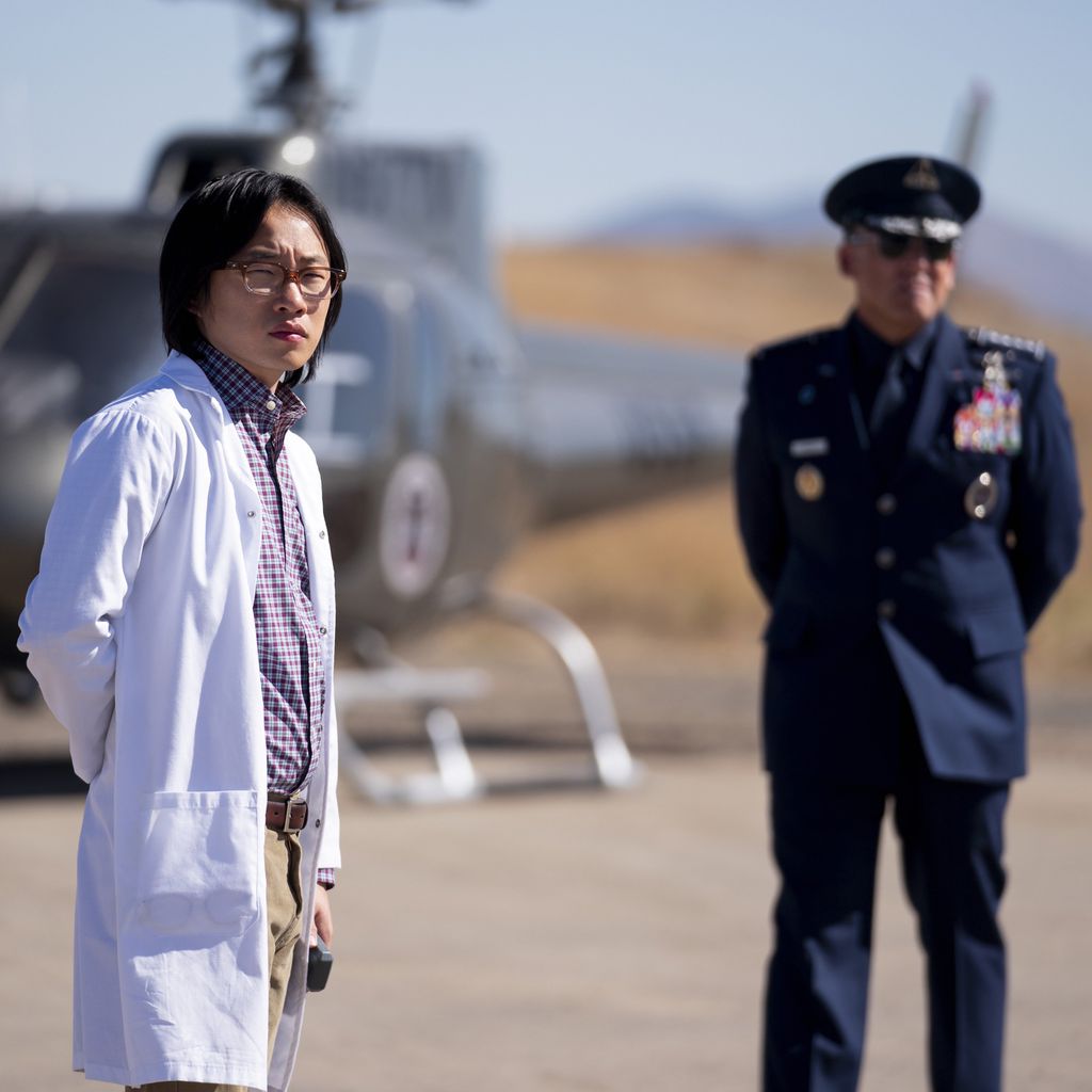 Steve Carell und Jimmy O. Yang in der Serie "Space Force"