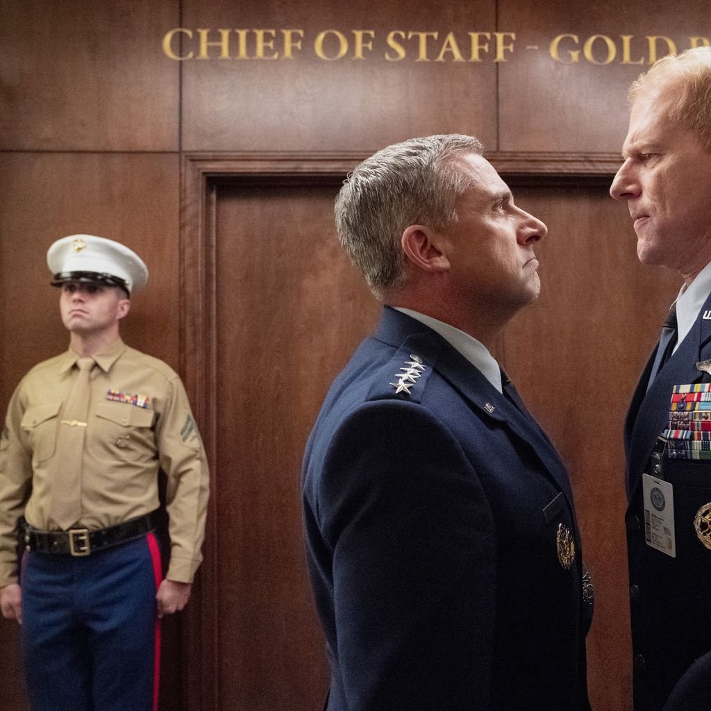 Steve Carell und Noah Emmerich in der Serie "Space Force"