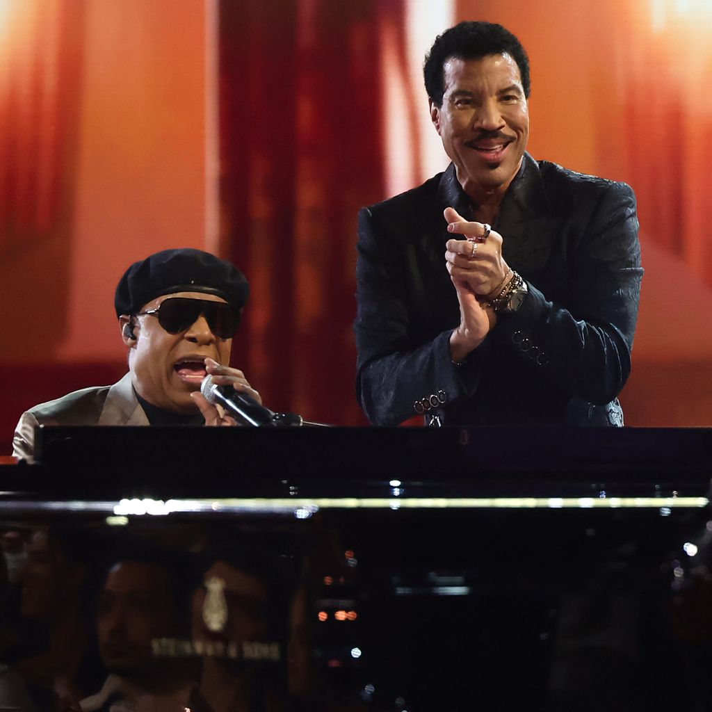 Stevie Wonder und Lionel Richie 2022 bei den American Music Awards in Los Angeles