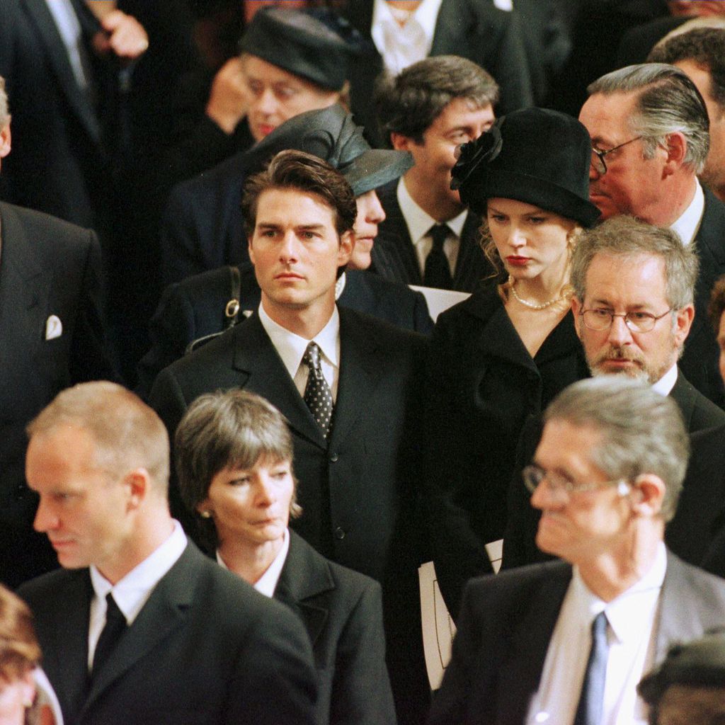 Sting, Tom Cruise, Nicole Kidman und Steven Spielberg bei Dianas Beerdigung