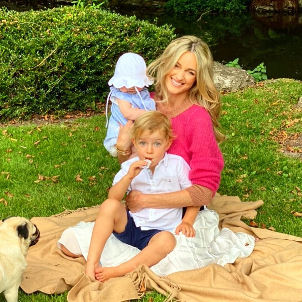 Storm Keating mit ihren Kindern Cooper und Coco