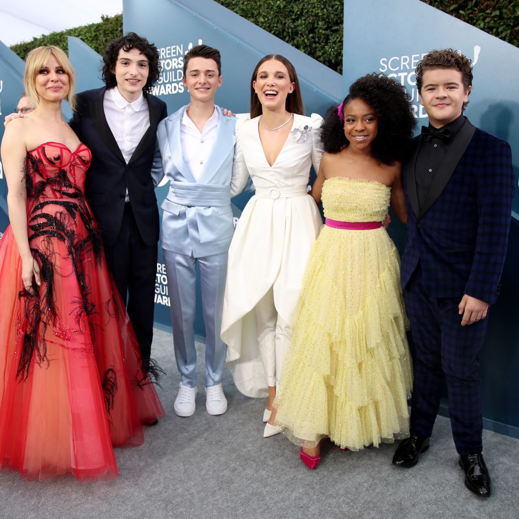 Cara Buono, Finn Wolfhard, Noah Schnapp, Millie Bobby Brown, Priah Ferguson und Gaten Matarazzo