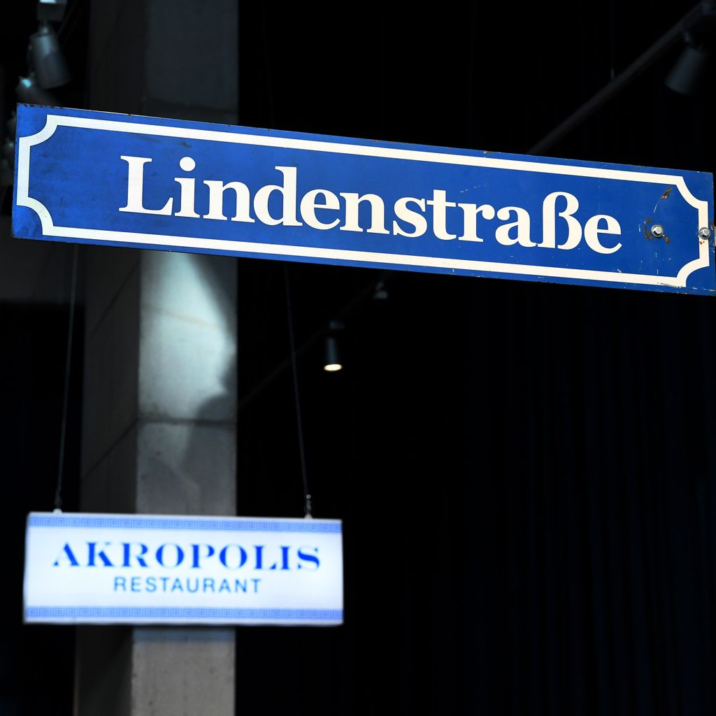 Straßenschild aus der Serie "Lindenstraße"