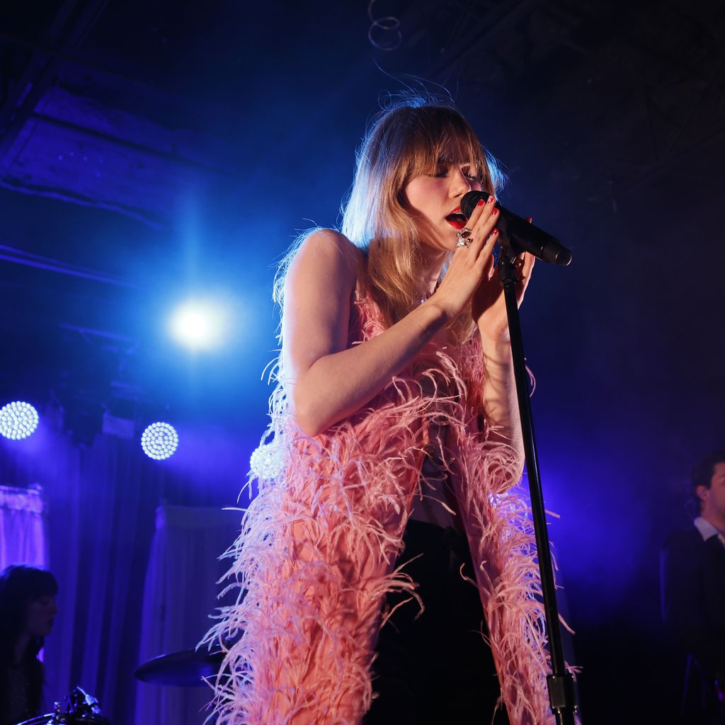 Suki Waterhouse im Februar 2023