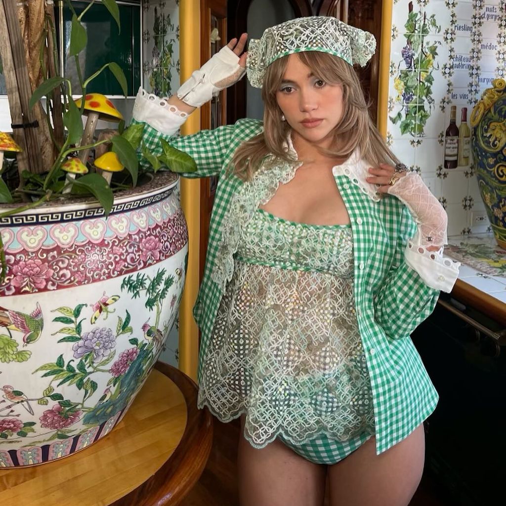 Suki Waterhouse, Musikerin