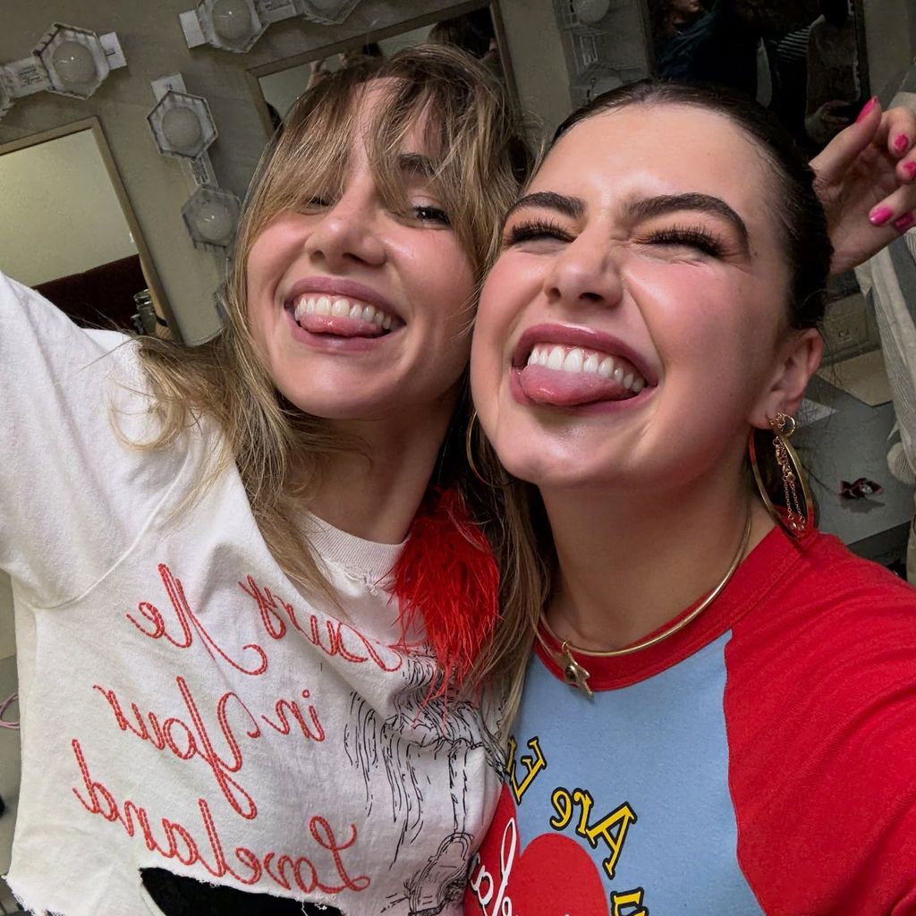 Suki Waterhouse und Ella Bright nach einem gemeinsamen Live-Konzert