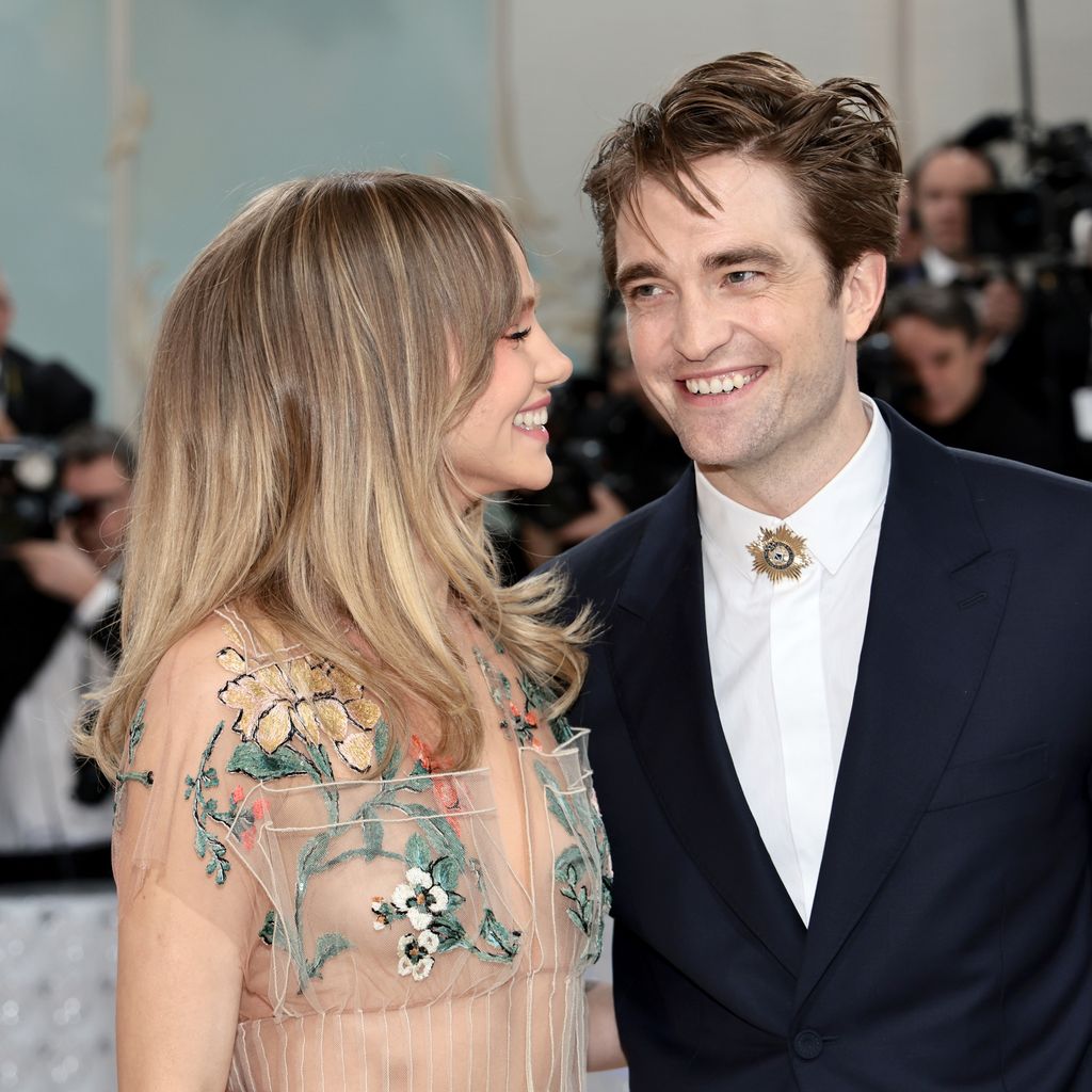 Suki Waterhouse und Robert Pattinson, Met Gala 2023