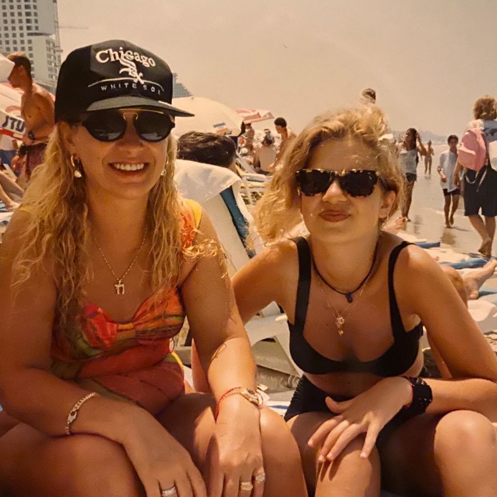 Susan Sideropoulos (als Jugendliche) mit ihrer Mutter Edna (†)