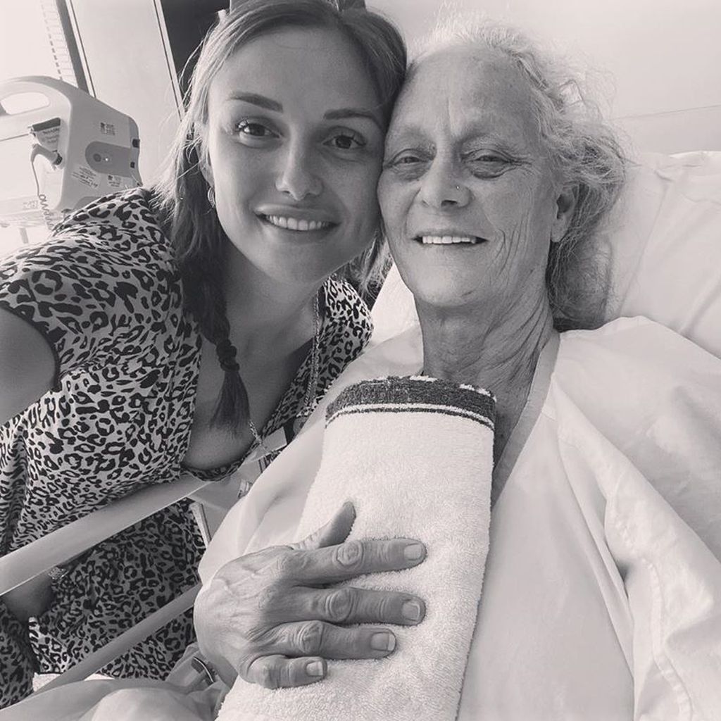 Susie Bradley und ihre Mutter nach dem Autounfall
