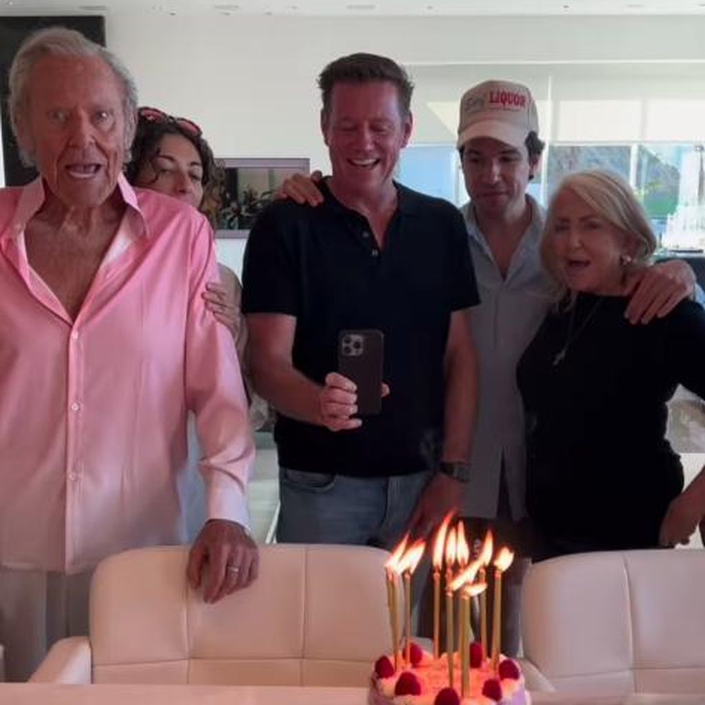 Suzanne Somers' Familie feiert ihren Geburtstag