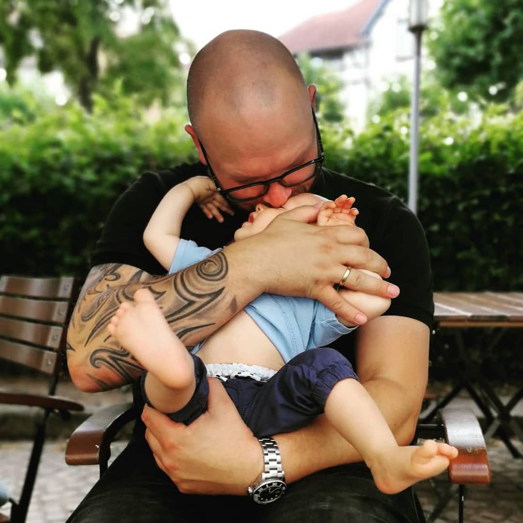 Sven Deutschmanek mit seinem Sohn