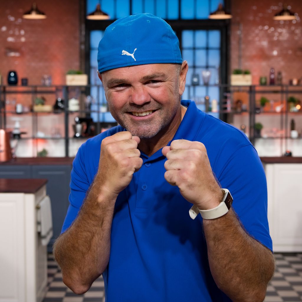 Sven Ottke bei "Das große Promibacken"