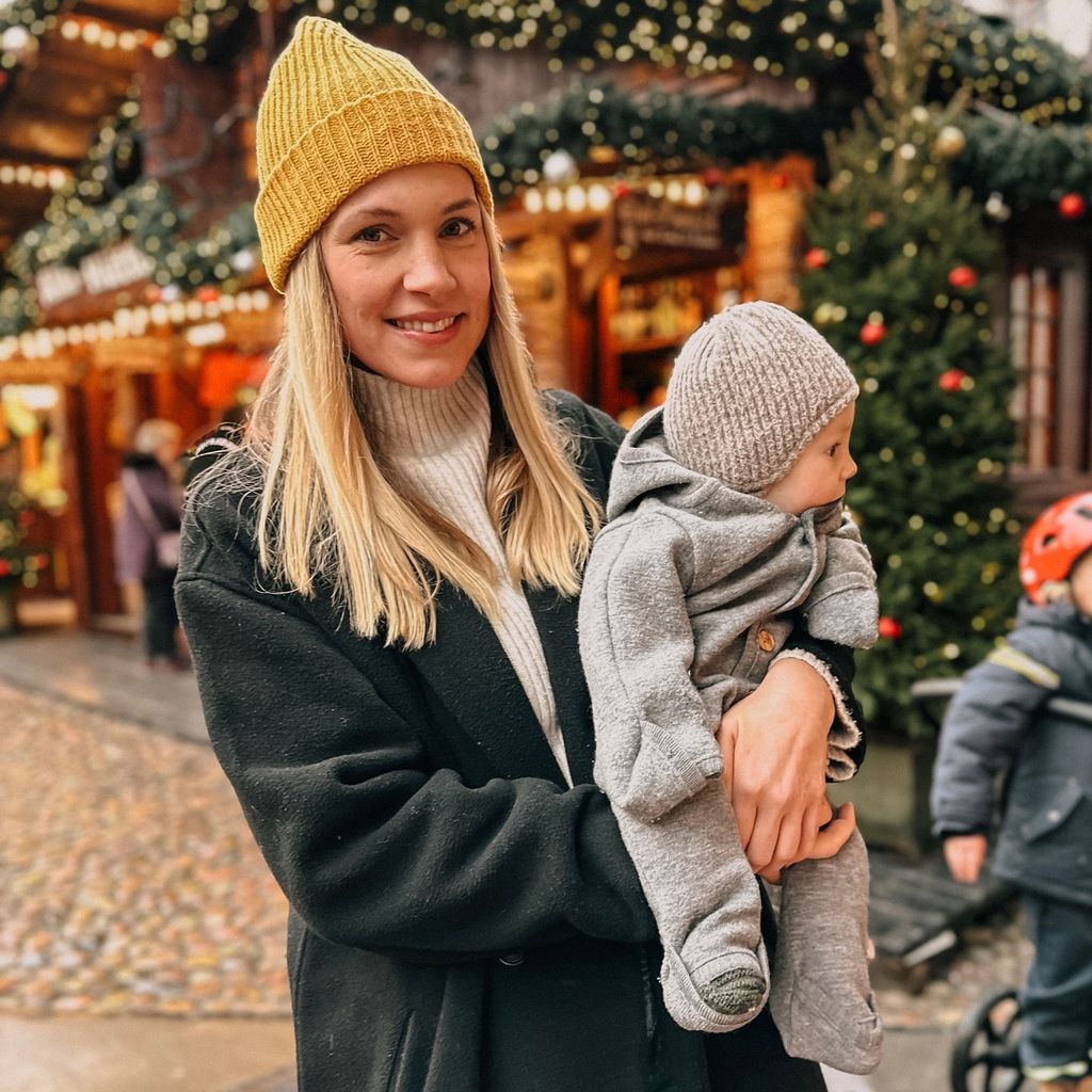 Svenja Holtmann mit ihrem Sohn