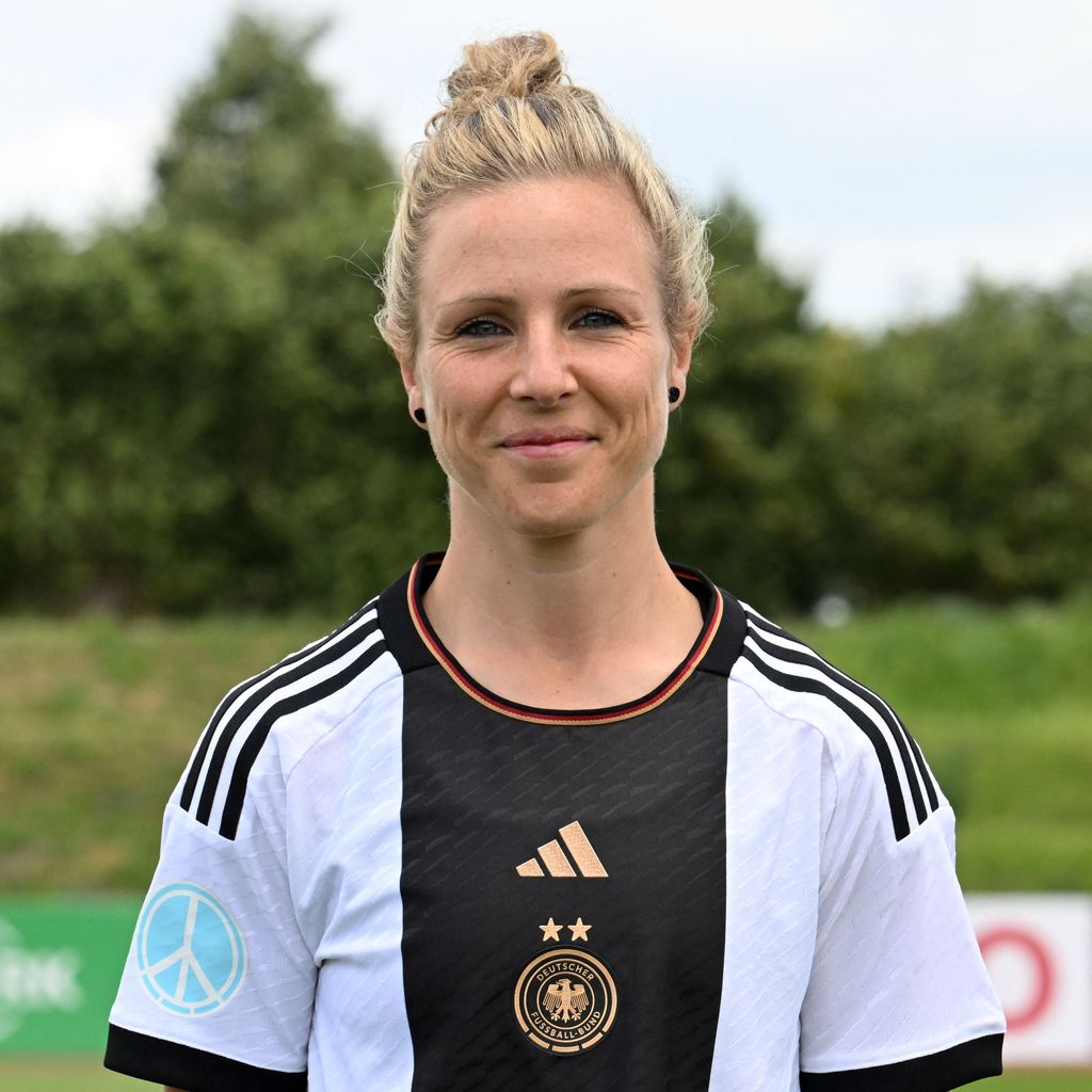 Svenja Huth, Fußballspielerin