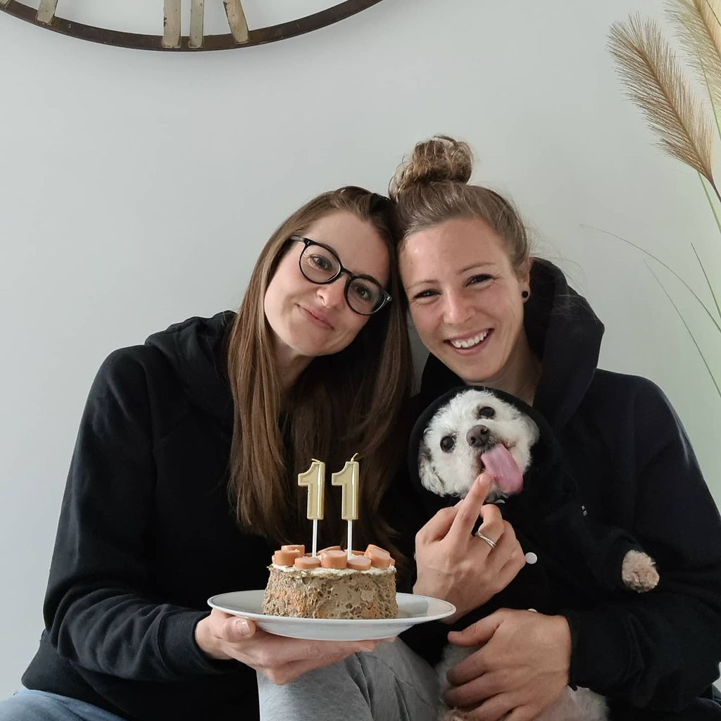 Svenja Huth (rechts) mit ihrer Partnerin Laura
