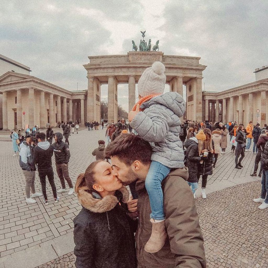 Svenja Theißen, ihr Freund Steve und ihre Tochter Zoé in Berlin im März 2020