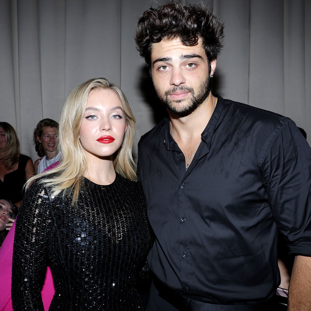 Sydney Sweeney und Noah Centineo auf der Paris Fashion Week im Juli 2023
