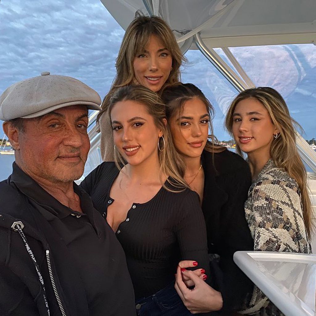 Sylvester Stallone mit seiner Frau und seinen Töchtern