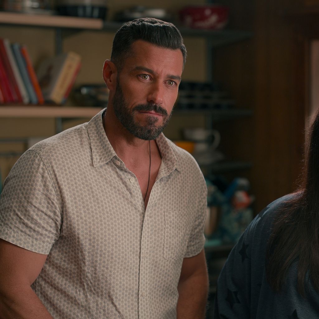 Ronnie (Brandon Quinn) und Dana Sue (Brooke Elliott) in der dritten Staffel von "Süße Magnolien"