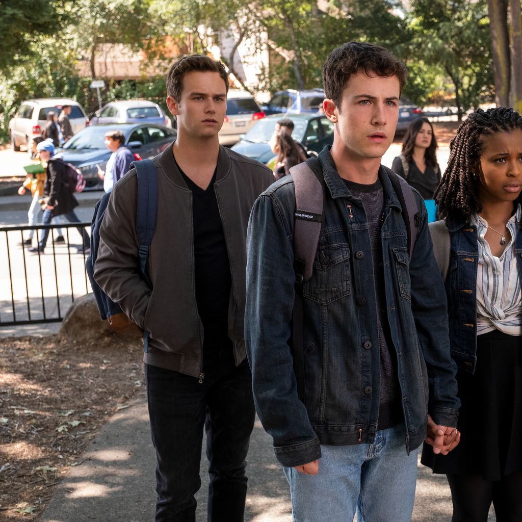Brandon Flynn, Dylan Minnette, Grace Saif und Alisha Boe