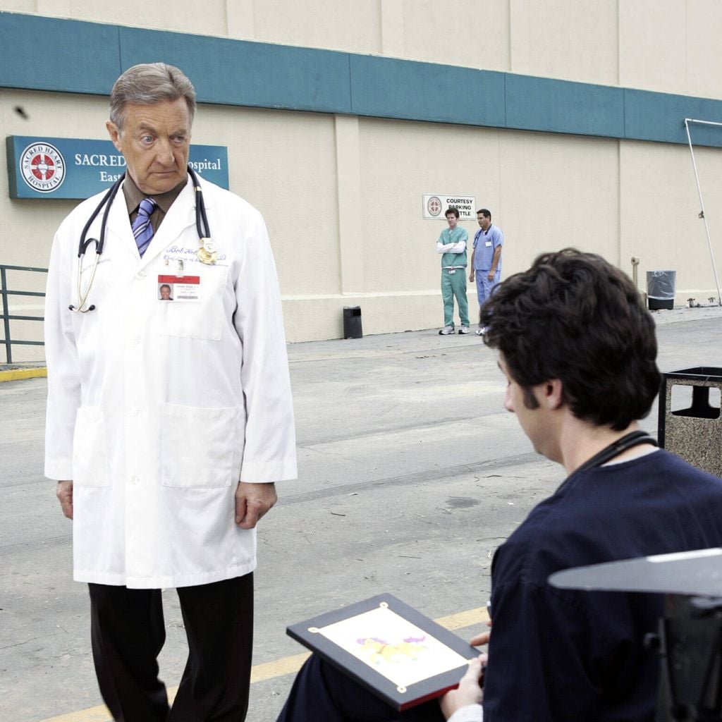 Ken Jenkins als Dr. Bob Kelso und Zach Braff als Dr. J.D. Dorian in "Scrubs – Die Anfänger"