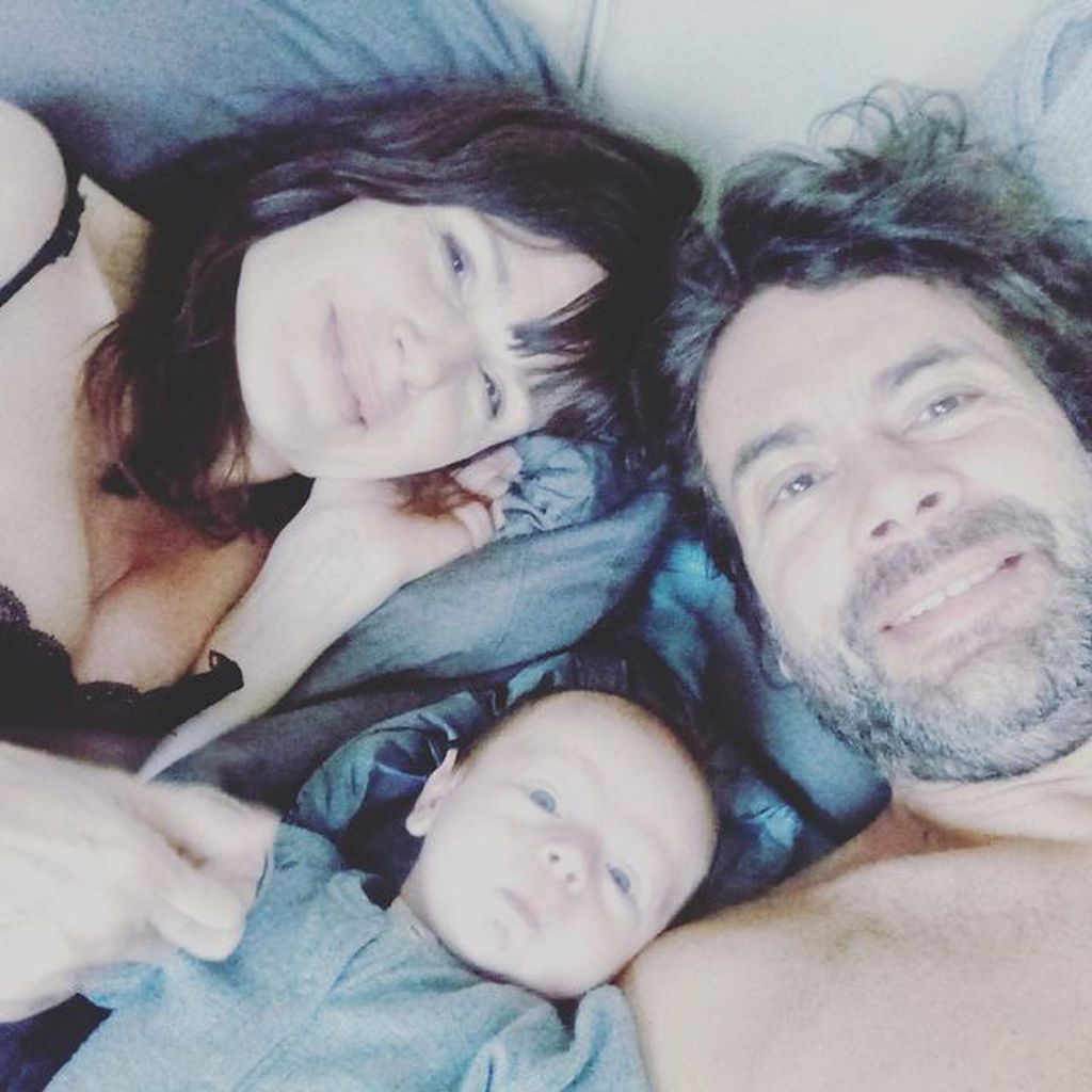 Tabea Heynig mit ihrem Mann und ihrem Sohn Monty