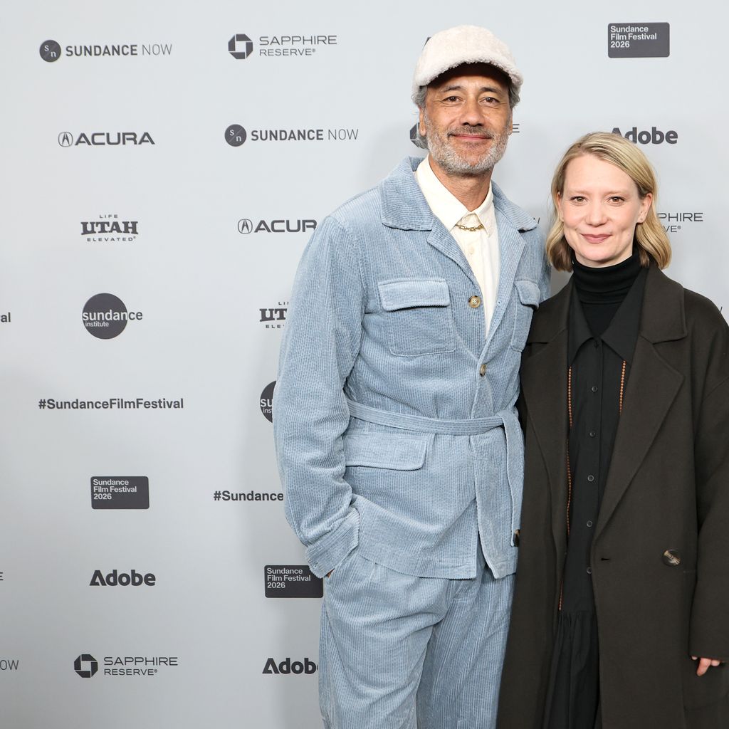 Taika Waititi und Mia Wasikowska bei der Premiere von "Fing!" beim Sundance Film Festival 2026 in Park City