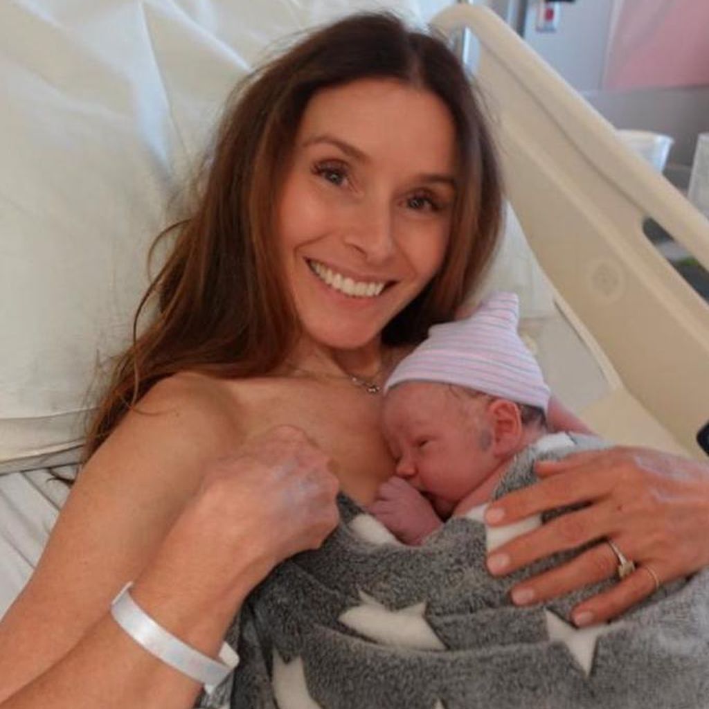 Tana Ramsay mit ihrem Neugeborenen