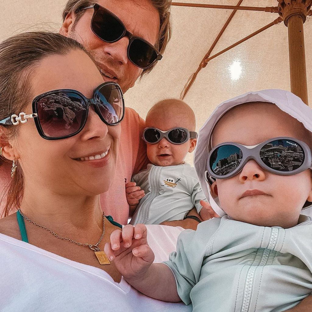 Tanja Szewczenko mit ihrem Partner Norman Jeschke und ihren Söhnen