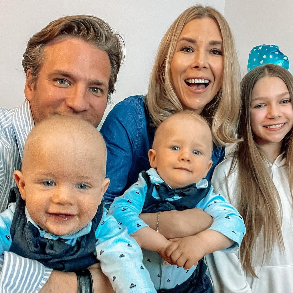 Tanja Szewczenko und ihre Familie im April 2022