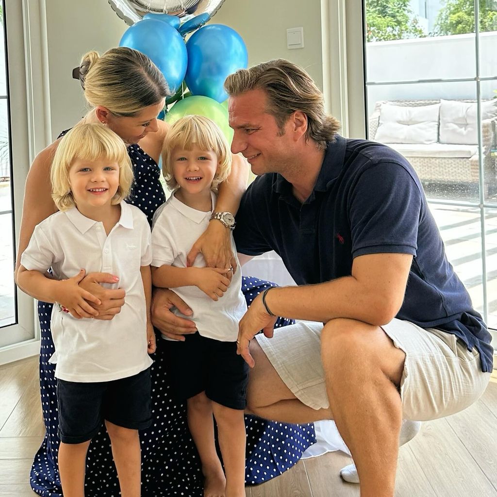 Tanja Szewczenko und Norman Jeschke mit ihren Söhnen