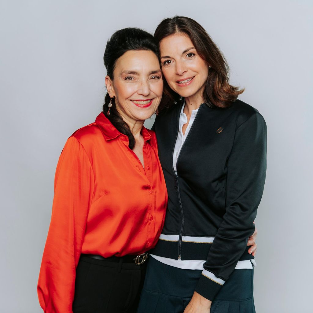 Tatjana Clasing (l.) und Bianca Hein, Schauspielerinnen bei "Alles was zählt"
