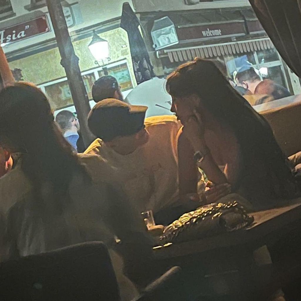 Tatum Sara und ein Unbekannter in Koblenz, März 2023