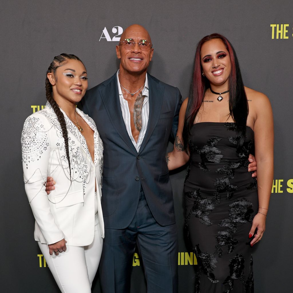 Tatyanna Dumas, Dwayne Johnson und Ava Raine bei der UK-Sondervorführung von "The Smashing Machine" in London