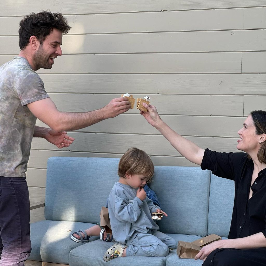 Taylor Goldmith, Mandy Moore und ihre beiden Kinder im Juni 2024