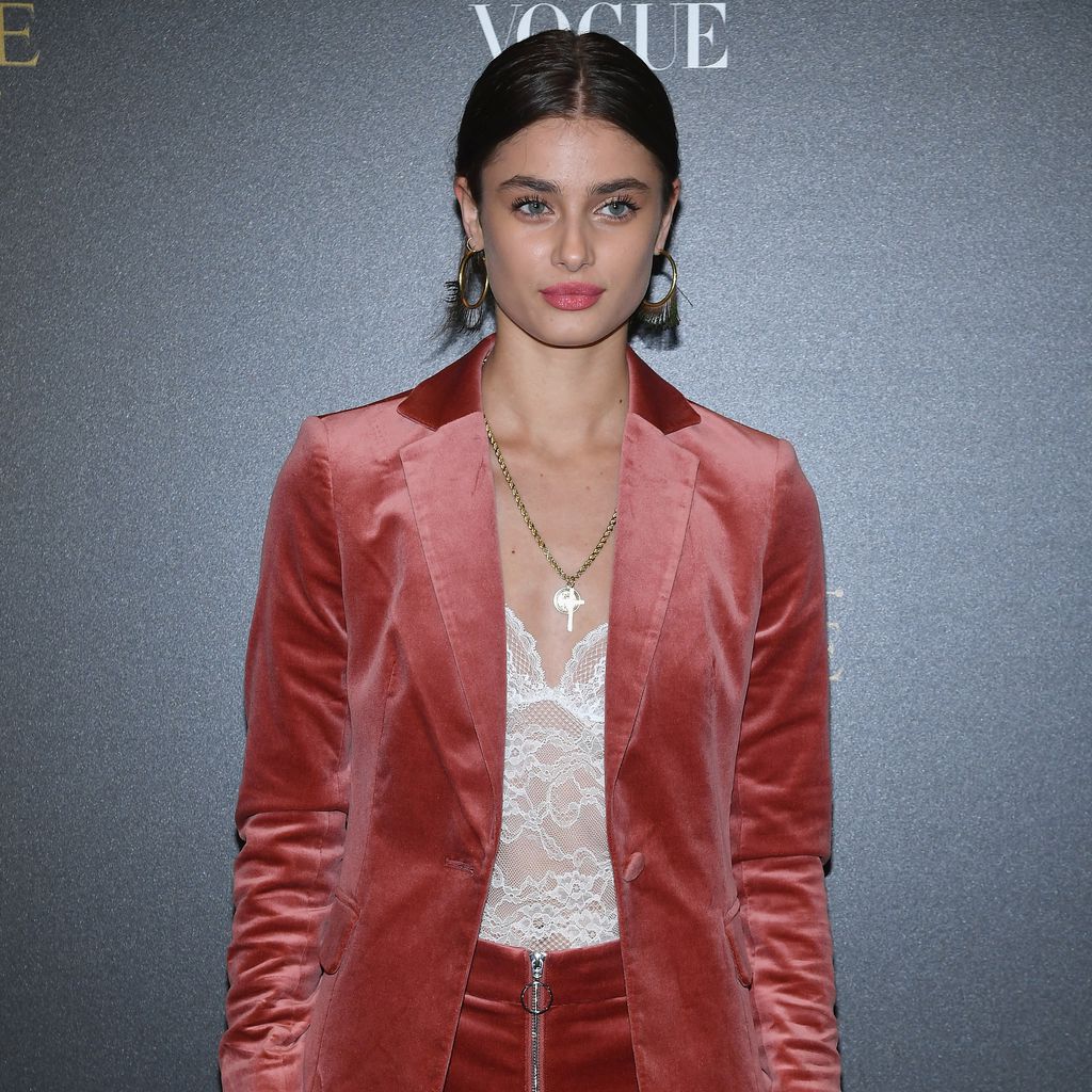 Taylor Hill bei der Paris Fashion Week