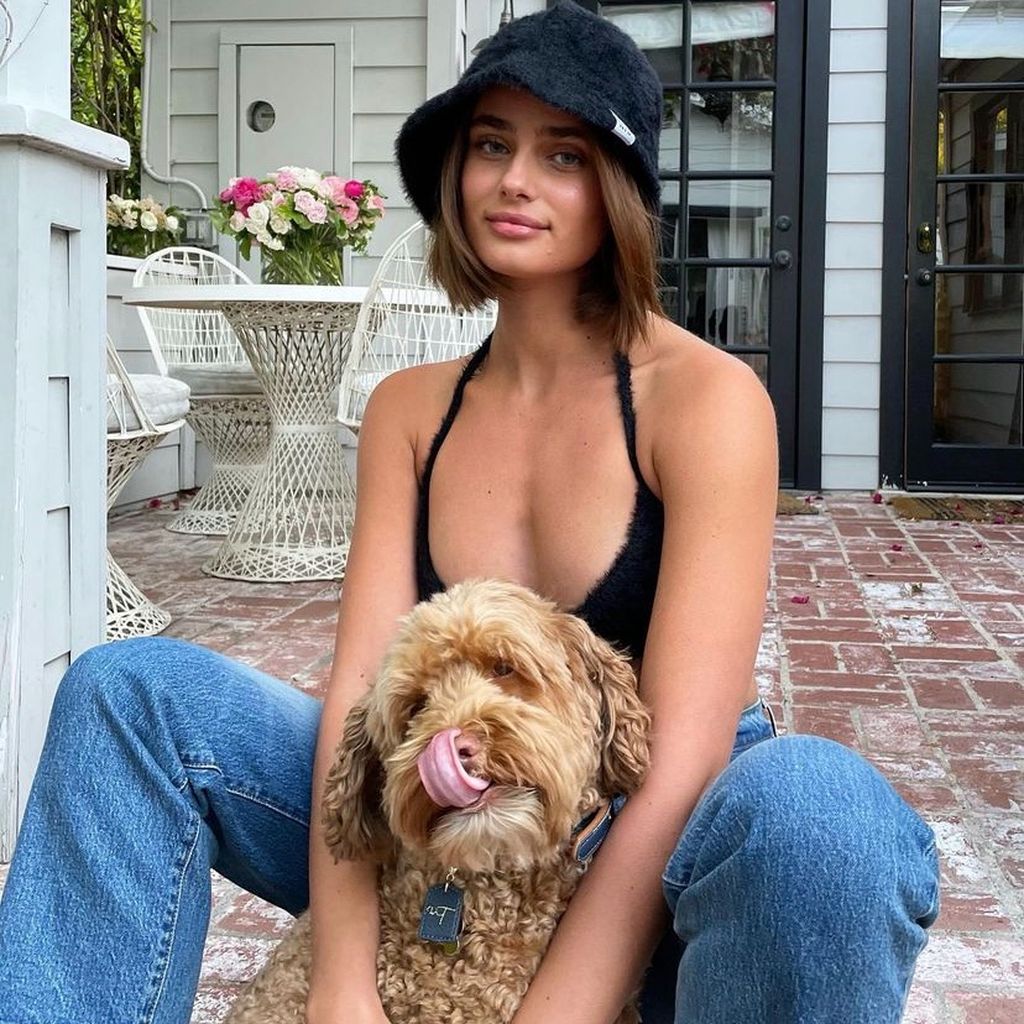 Taylor Hill und ihr Hund Tate