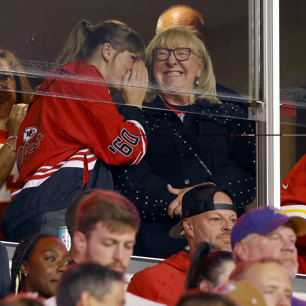 Taylor Swift und Donna Kelce im Oktober 2023