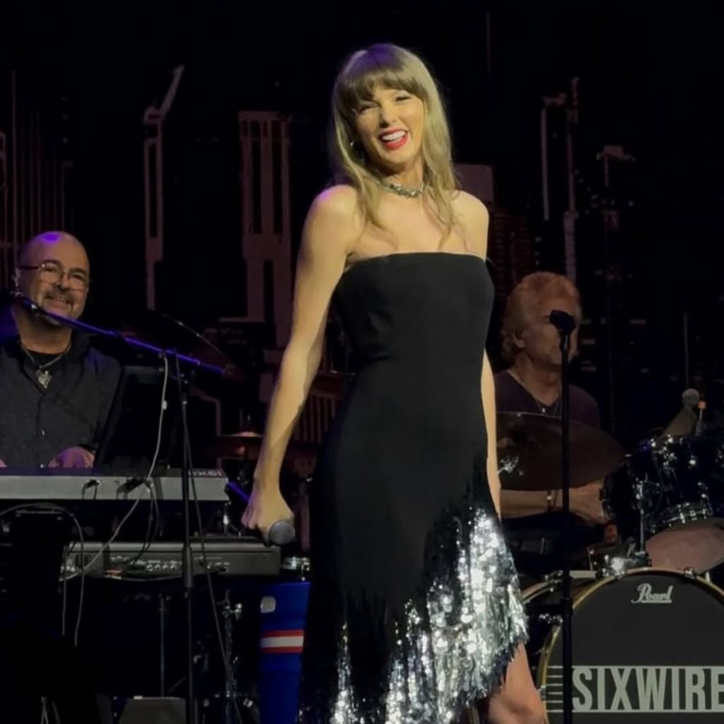 Taylor Swift im Kleid der Marke "Monse" in Nashville 2026.