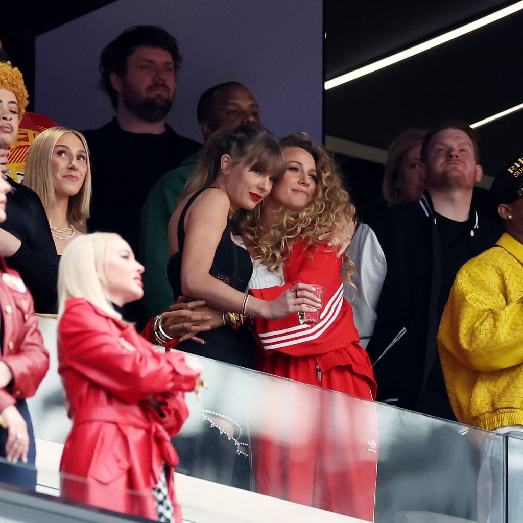 Taylor Swift und Blake Lively im Februar 2024 in L.A.