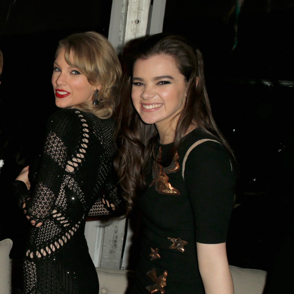Taylor Swift und Heilee Steinfeld auf einer Golden Globes Aftershow Party, 2014