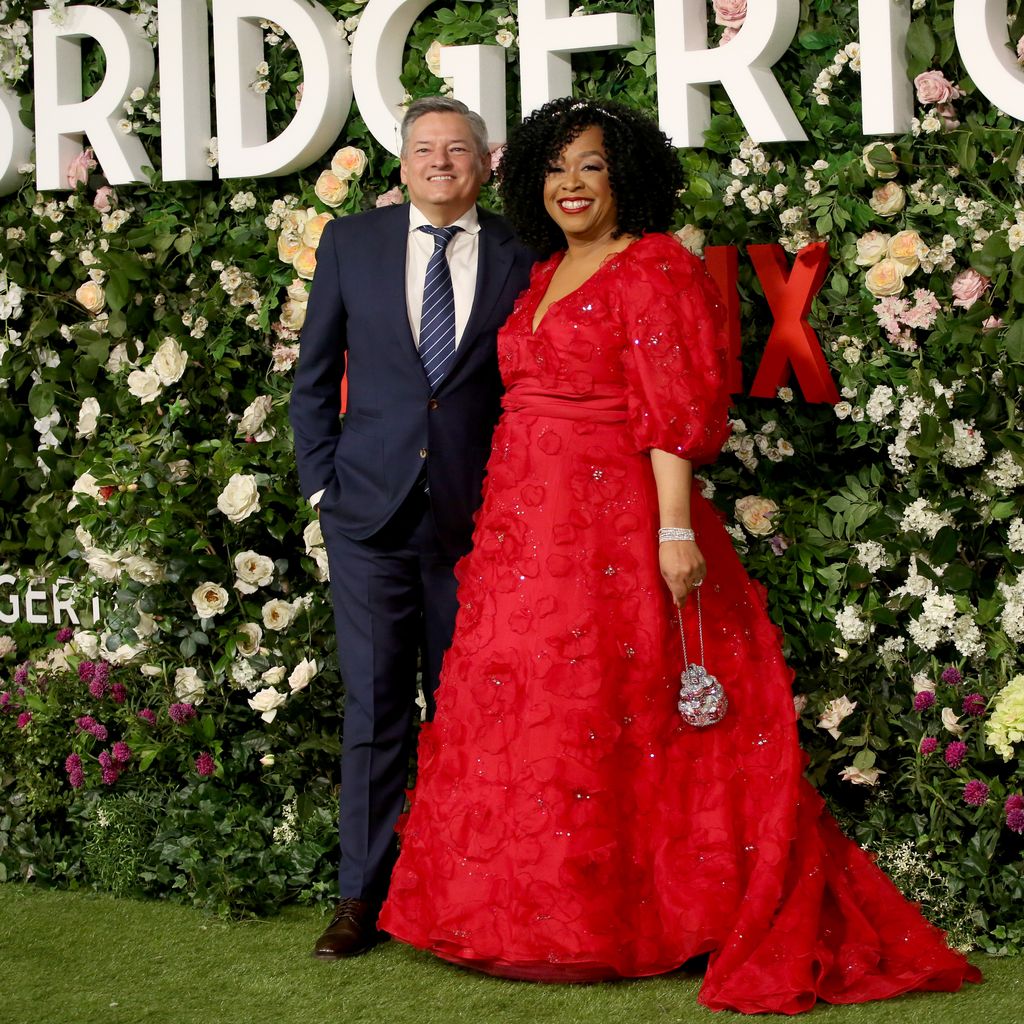Ted Sarandos und Shonda Rhimes, März 2022