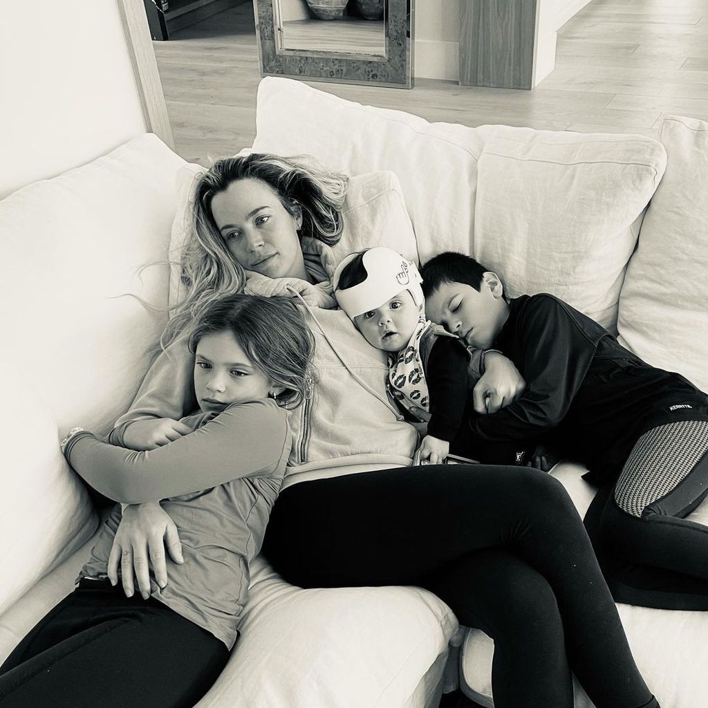Teddi Mellencamp Arroyave mit ihren Kindern Slate, Dove und Cruz