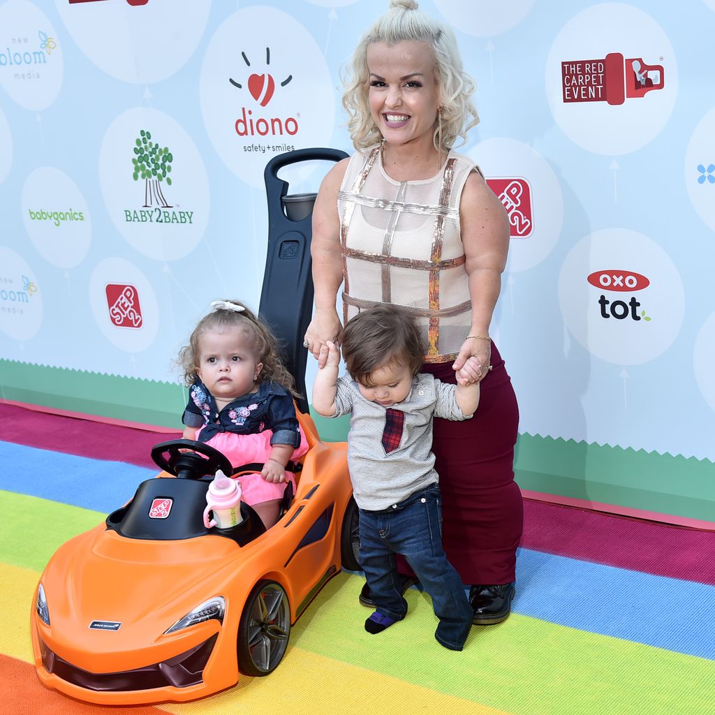 Terra Jole mit ihren Kindern Penelope und Grayson