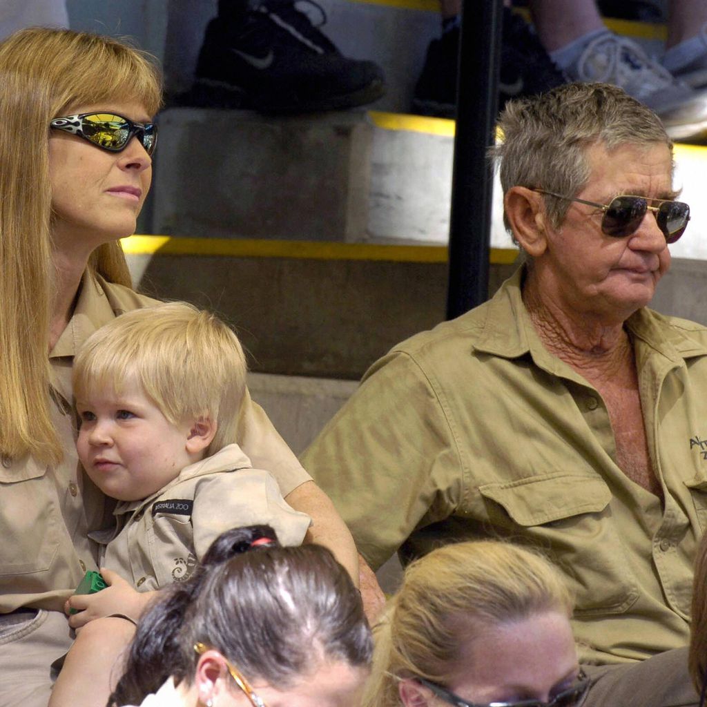 Terri Irwin mit ihren Kindern Bindi und Bob und Steves Vater Bob Irwin im September 2006